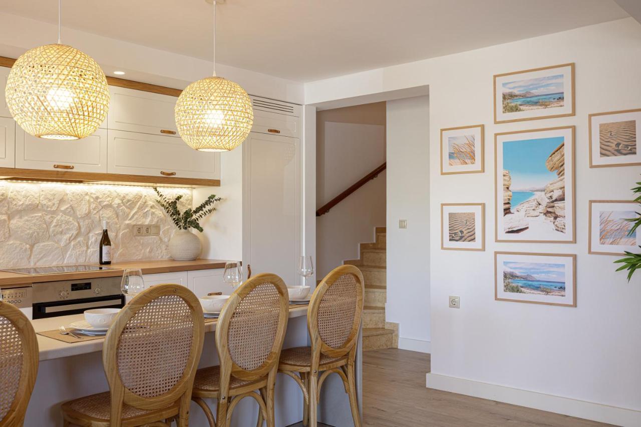 Villa Seashell -Wonderful Newly Renovated Villa On The Beach Galatás Esterno foto
